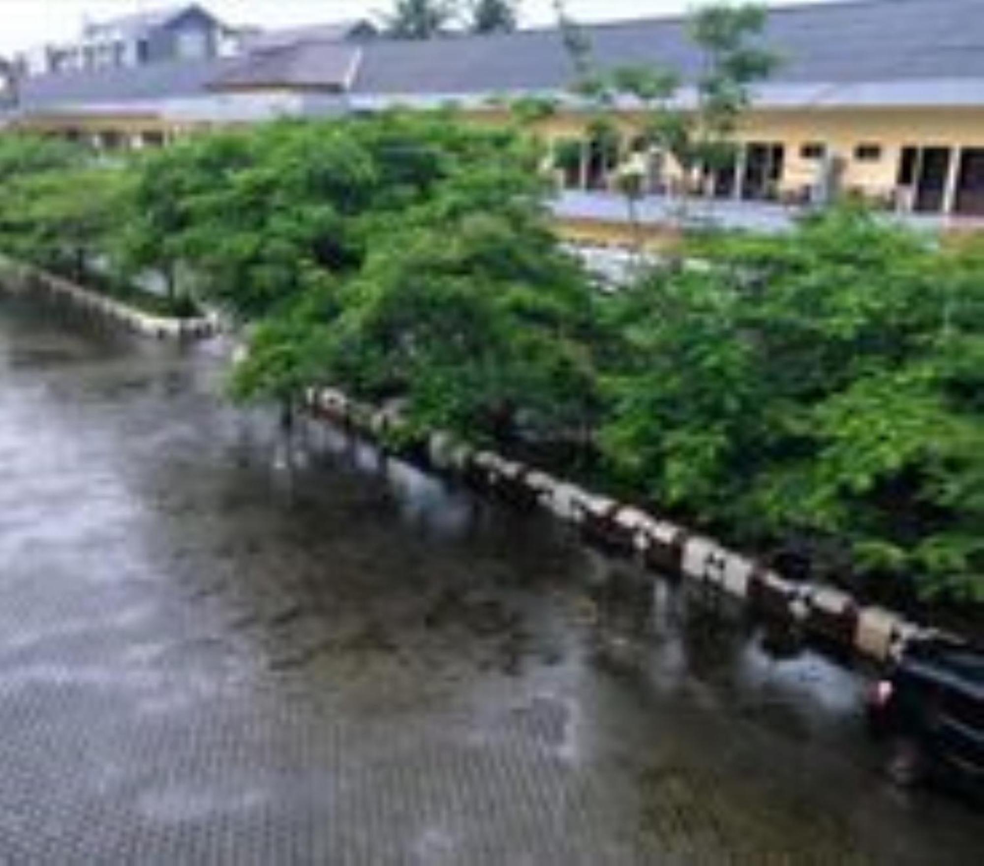 Uni Beach Hotel Pangandaran Exterior photo